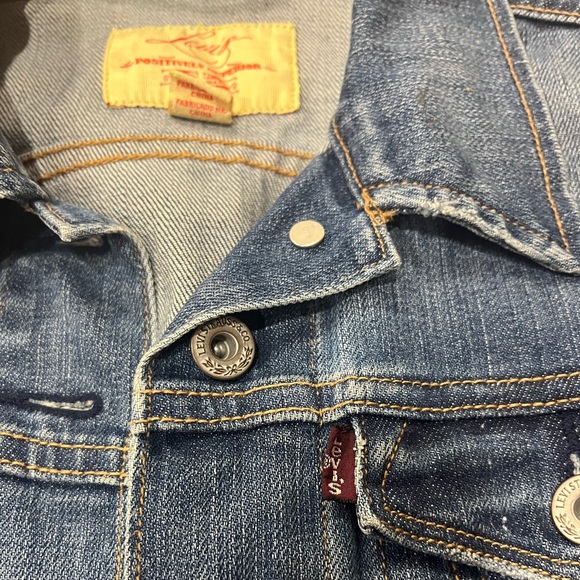 Levi’s Denim/Jean Jacket - Picture 7 of 7